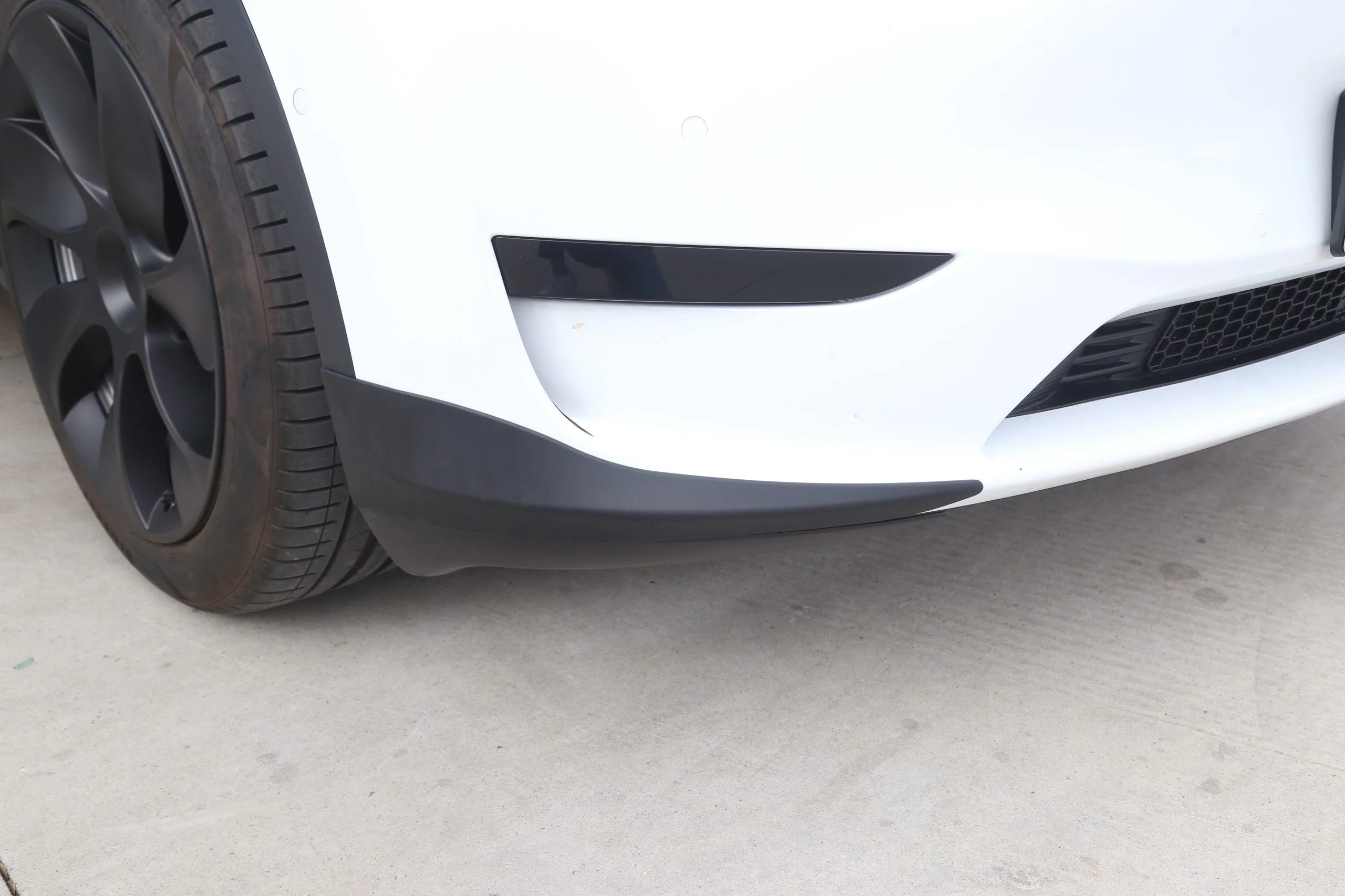Front Bumper Corner Guards (Model Y 2022-2024)