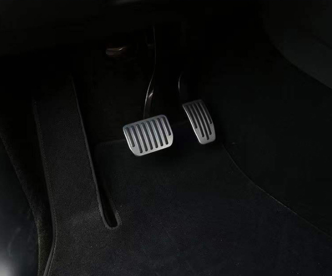 Performance Pedal Cover (Model 3/Y)